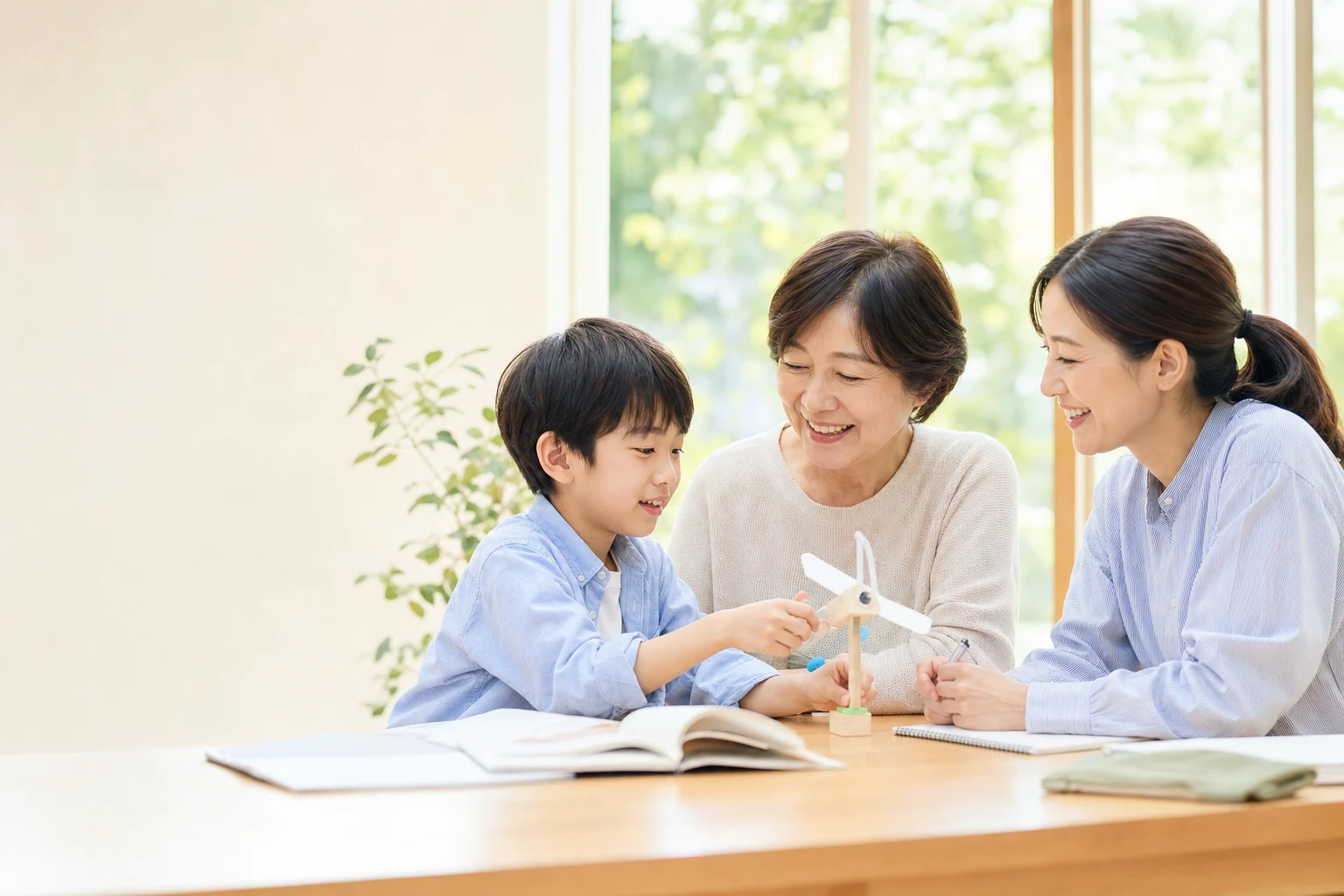子ども、家族、教育の支援者が一緒に学ぶ様子